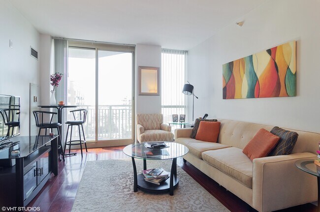 Foto del edificio - 645 N Kingsbury St