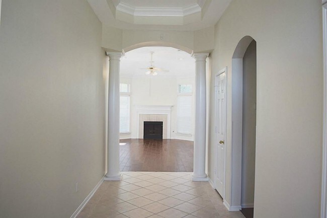 Building Photo - 12327 Maple Leaf Ln