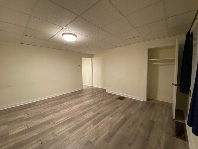 Foto del edificio - 2BR House with off street parking!