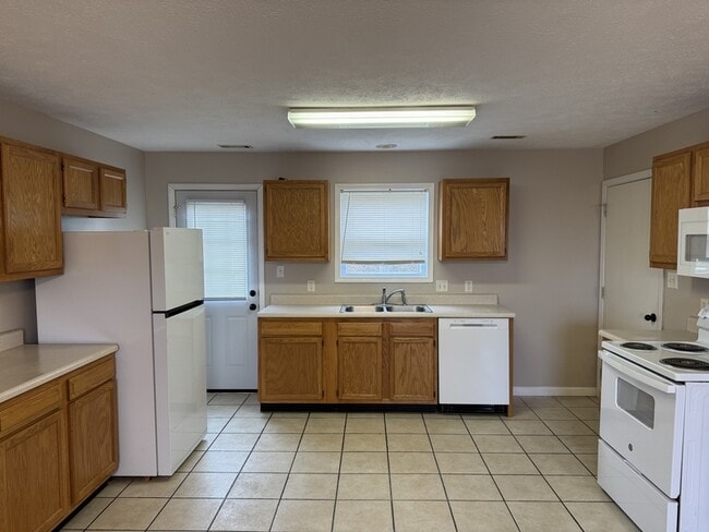 Building Photo - 306 N Ferne Clyffe Rd