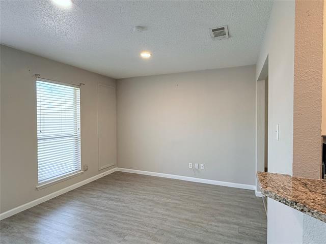 Foto del edificio - 341 McMurtry Dr