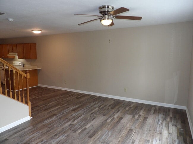 Building Photo - 45 Ashwood Ct