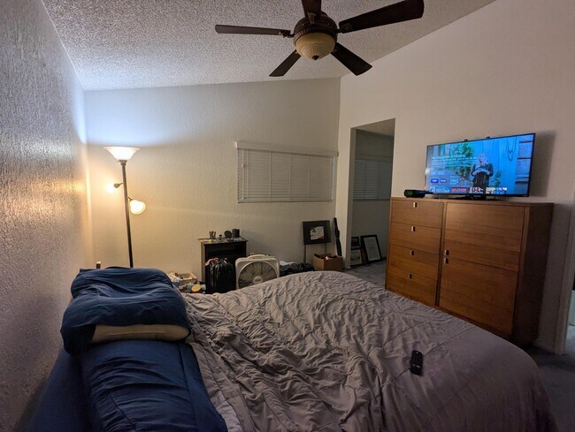 Foto del edificio - 12168 Mt Vernon Ave