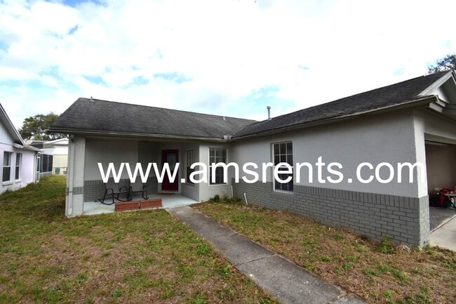 Building Photo - 7811 Turkey Oak Ln