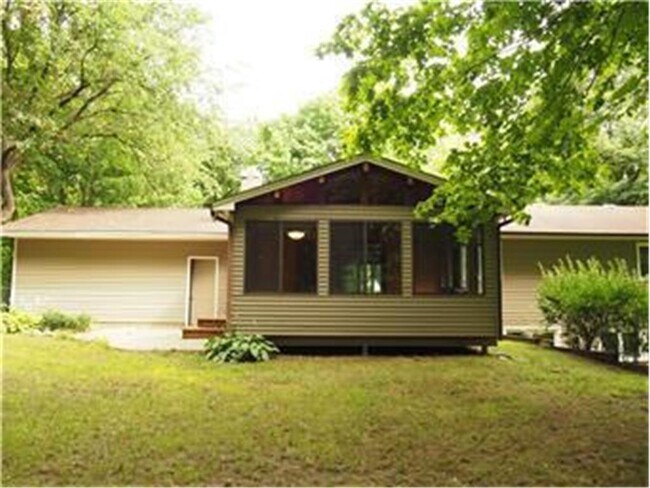 Foto del edificio - 7880 Marigold Rd