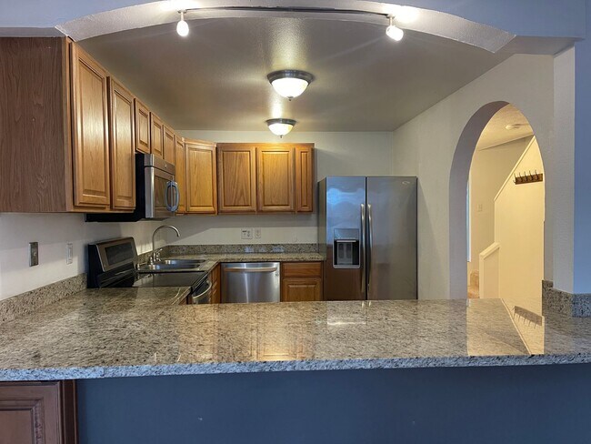 Foto del edificio - CLICK "REQUEST A TOUR" NOW!