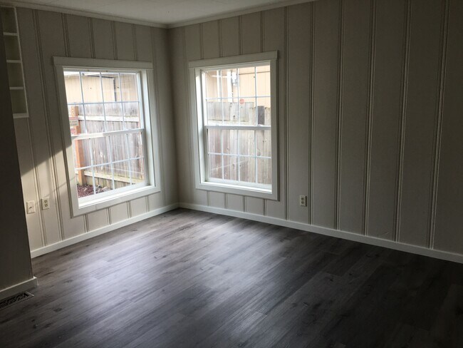 Foto del edificio - 1417 E Park Ave NE