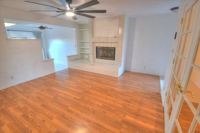 Building Photo - Live in the Foothills