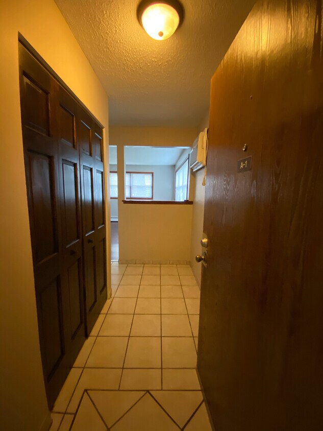 Primary Photo - 310 N Larkin Ave