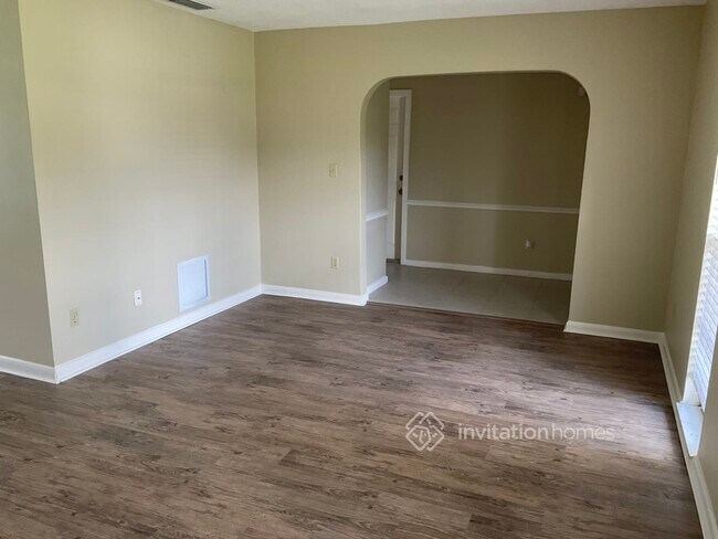 Building Photo - 140 Softwind Trail