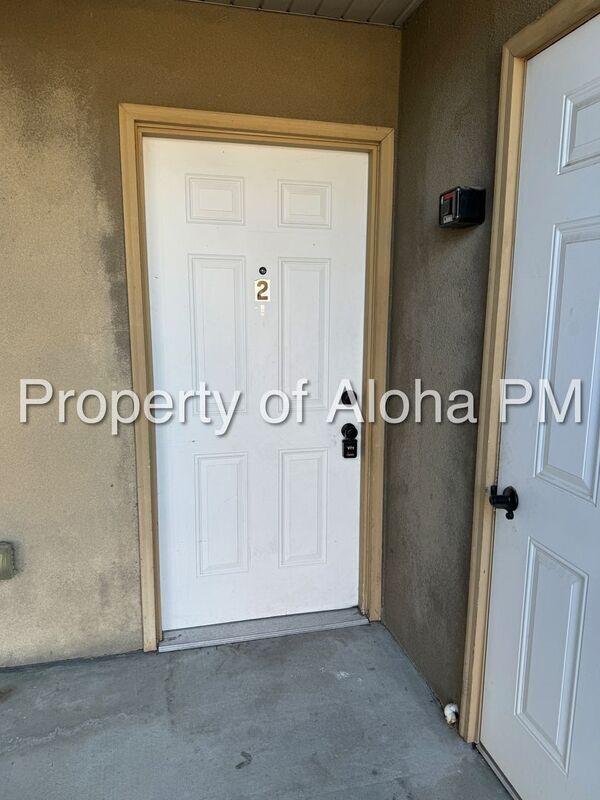 Foto del edificio - 1043 W Pine Ave