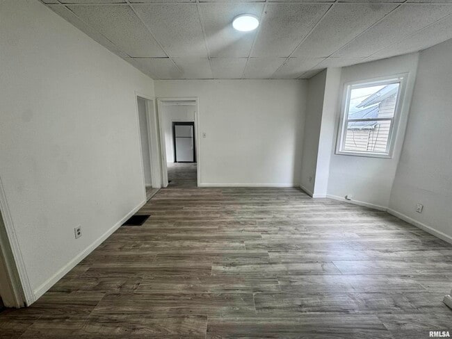 Building Photo - 2709 6th Ave