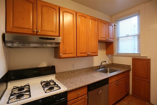 Building Photo - 1445 Cabrillo St