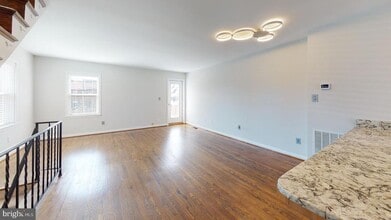 Building Photo - 2029 S Glebe Rd