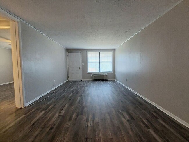Building Photo - 1295 N Holland Pkwy