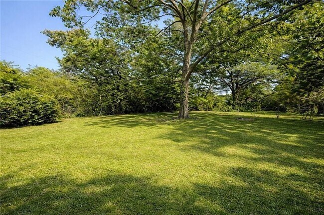 Foto del edificio - 7230 Mockingbird Trail