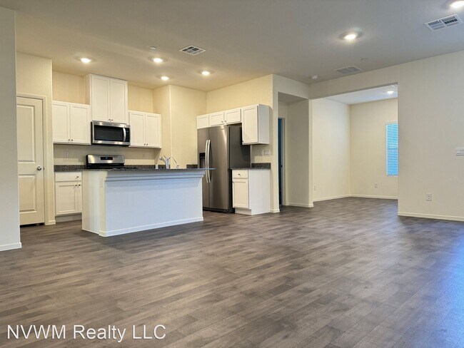 Foto del edificio - 2 br, 2 bath House - 1172 King Lark St