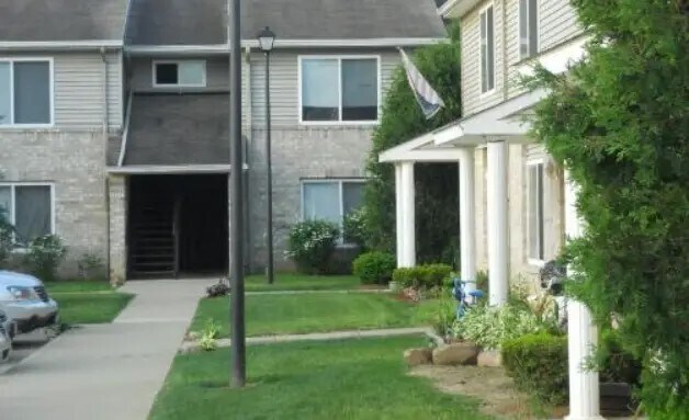 Foto del edificio - 100 E Cook Rd