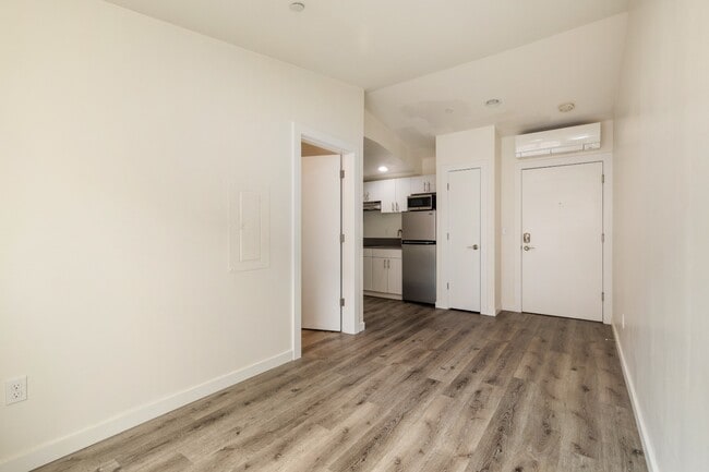 Building Photo - Modern Apartments in Prime Queen Anne Loca...