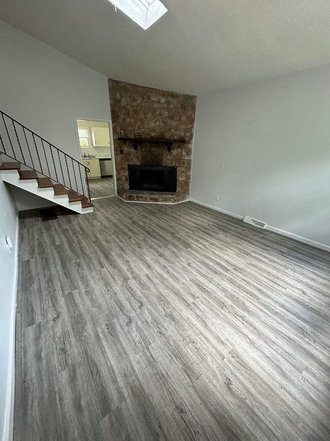 Foto del edificio - COMING SOON! 3 Bed 1.5 Bath Home! $1495.00