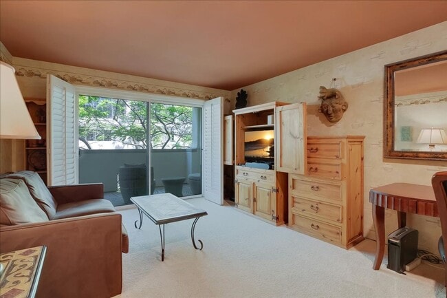 Building Photo - 438 Por La Mar Cir