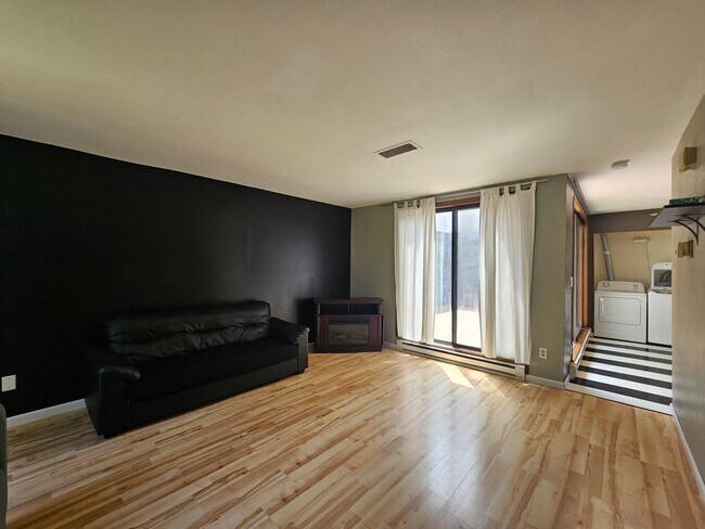 Building Photo - 8311 N 107th St