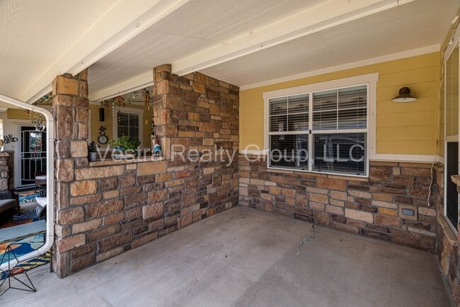 Building Photo - 9335 Amison Cir