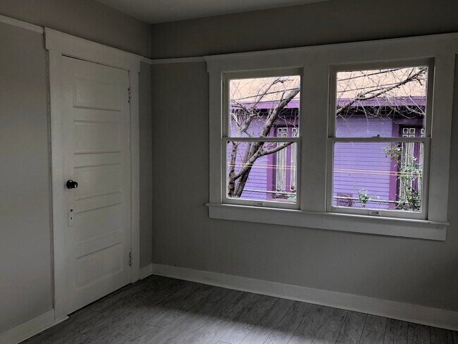 Building Photo - 1022 S Alma Ave