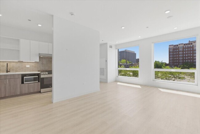 Foto del edificio - 948 W Sunnyside Ave