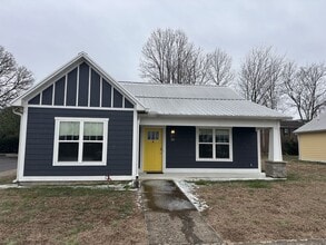 Building Photo - 40 Trufollia Ln