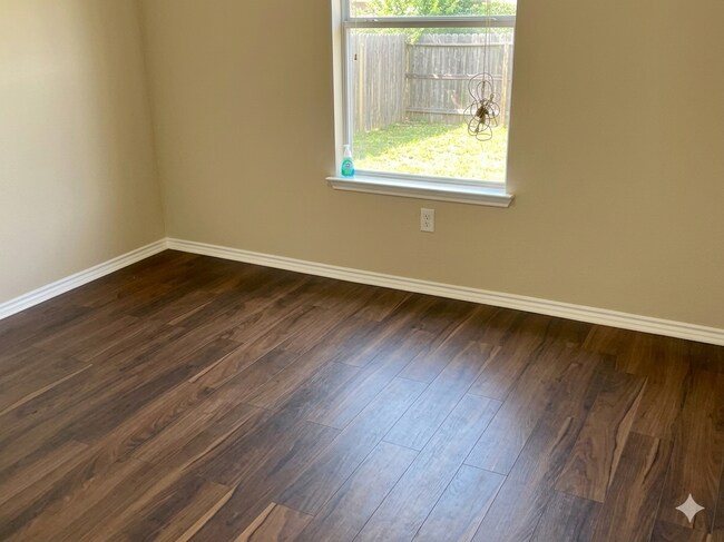 Building Photo - 5212 Westheimer Rd