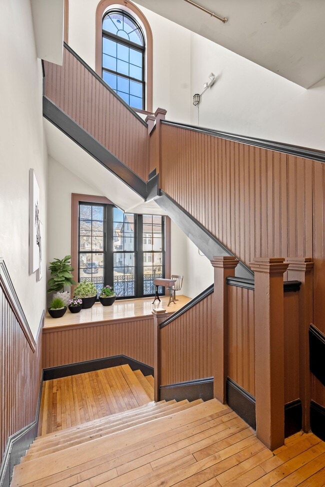 Building Photo - The Varnum