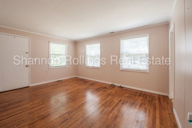 Building Photo - 705 Palm Dr