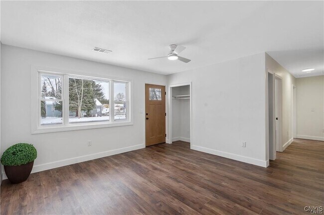 Foto del edificio - 7891 Areopagitica Ave