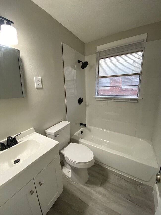 Foto del edificio - 1608 Oakwood St