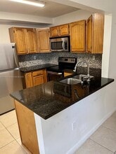 Building Photo - 415 W Park Dr