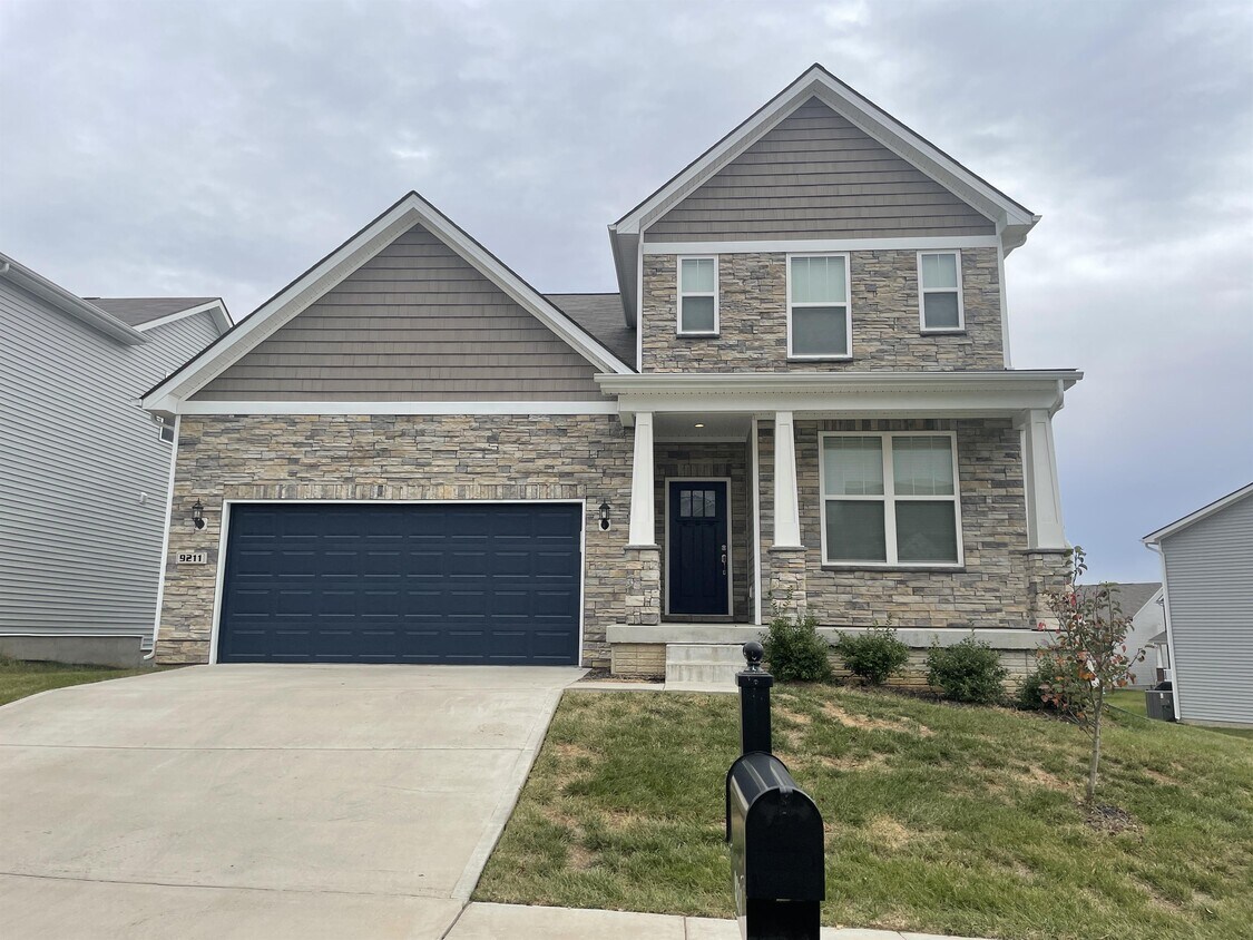 9211 Tamarack Grove Ln, Louisville, KY 40291 House Rental in
