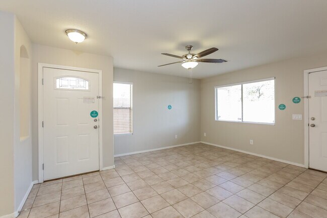 Foto del edificio - 1901 N 129th Ave