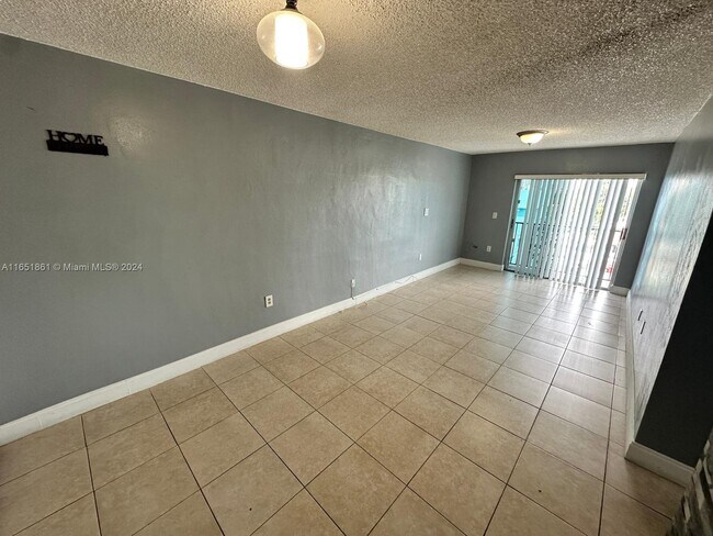 Foto del edificio - 1620 SW 1st St