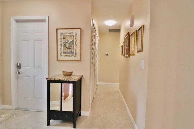 Building Photo - 12876 Spinnaker Ln