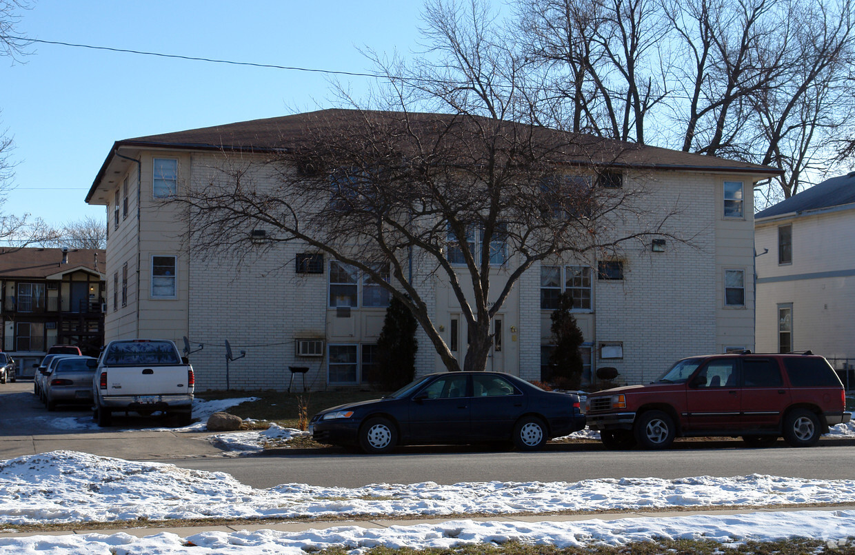 Primary Photo - 1359 24th St