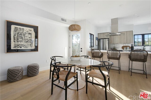 Foto del edificio - 612 1/2 Parkman Ave
