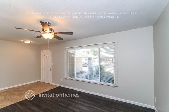 Foto del edificio - 10623 N 49th Ave