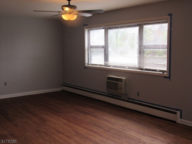 Building Photo - 1 Colonial Dr