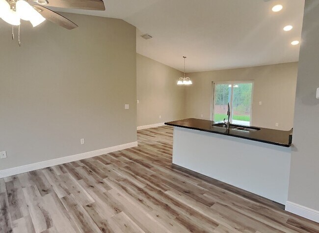 Foto del edificio - 6691 N Waycross Way