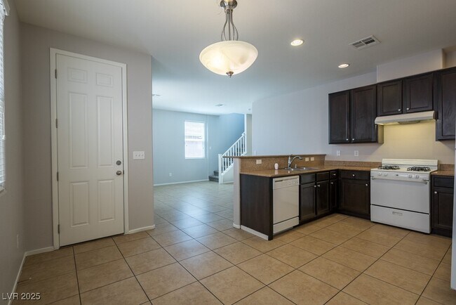 Building Photo - 7706 Ornamento Way