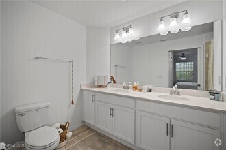 Building Photo - 15980 Grassland Ln