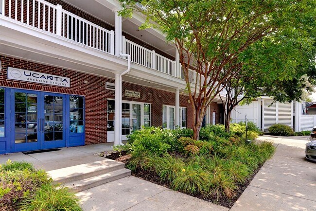 Foto del edificio - 4345 New Town Ave