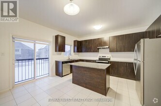 Building Photo - 319 Ridley Cres
