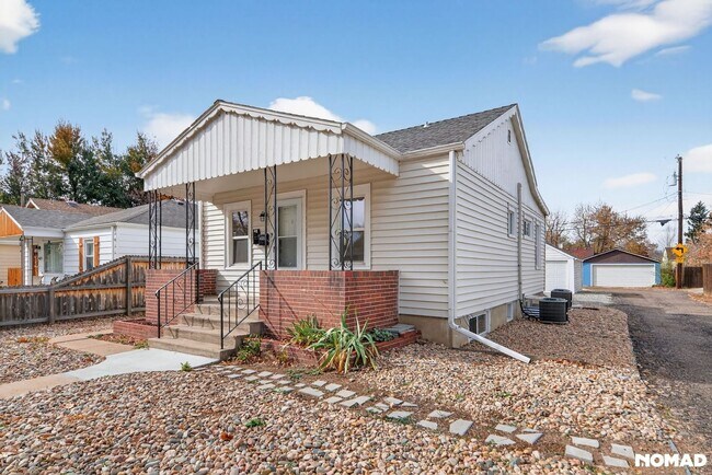 Building Photo - 4325 S Cherokee St